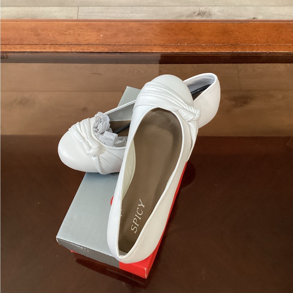 White Flats Women's Shoes 8